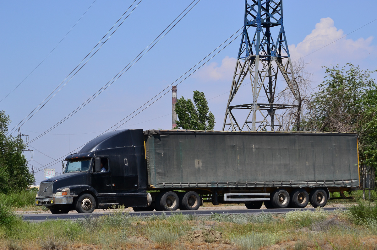 Волгоградская область, № А 736 ТА 34 — Volvo VNL610