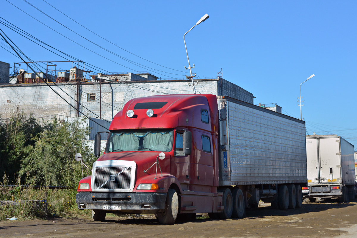 Иркутская область, № Х 580 ВА 138 — Volvo VNL770