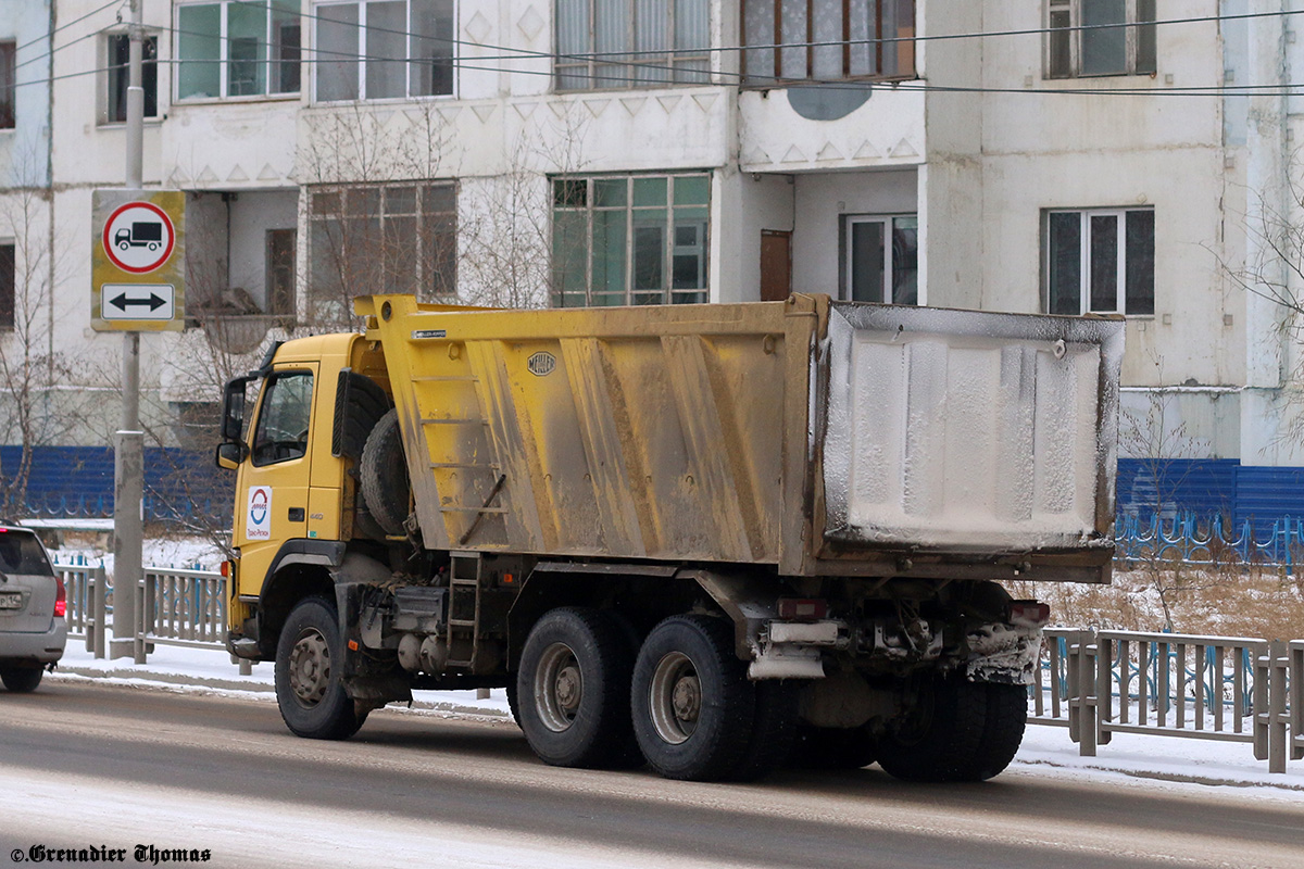 Чувашия, № А 894 УВ 21 — Volvo ('2002) FM12.440