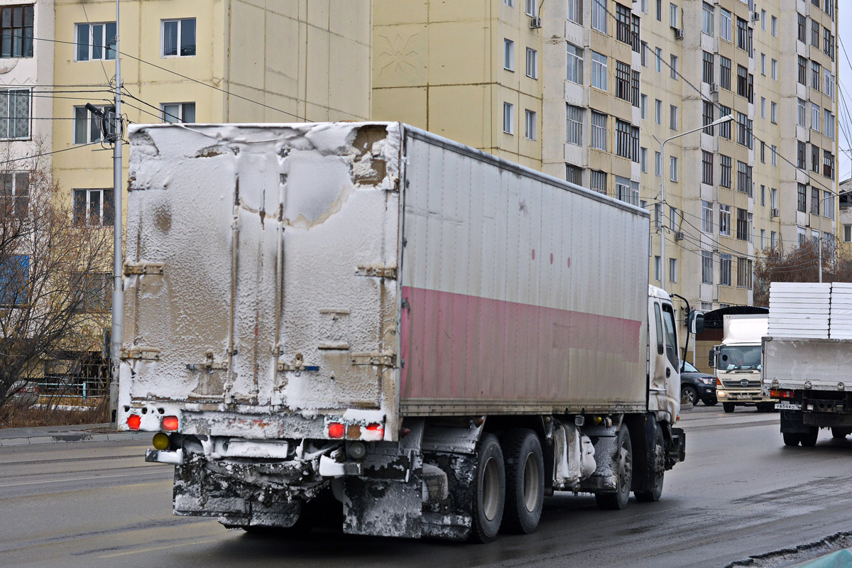 Хабаровский край, № М 797 УВ 27 — Isuzu Giga (общая модель)