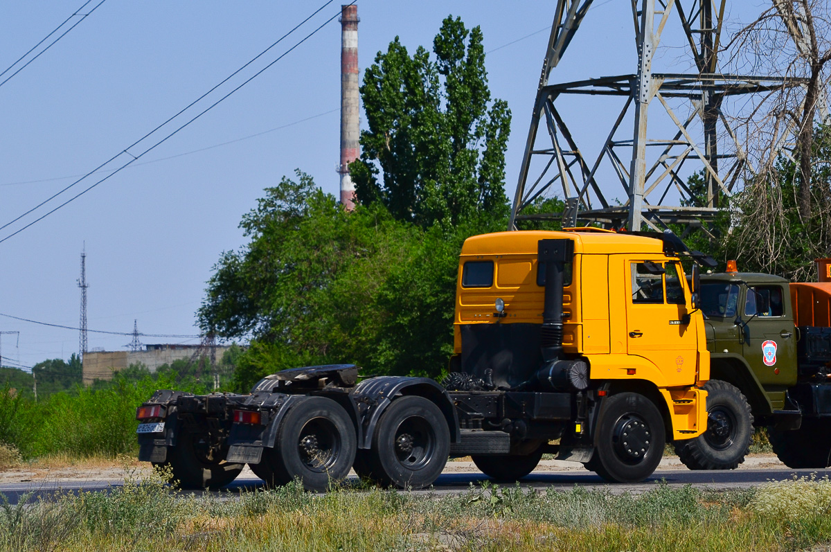 Волгоградская область, № С 826 ОО 34 — КамАЗ-65116-N3