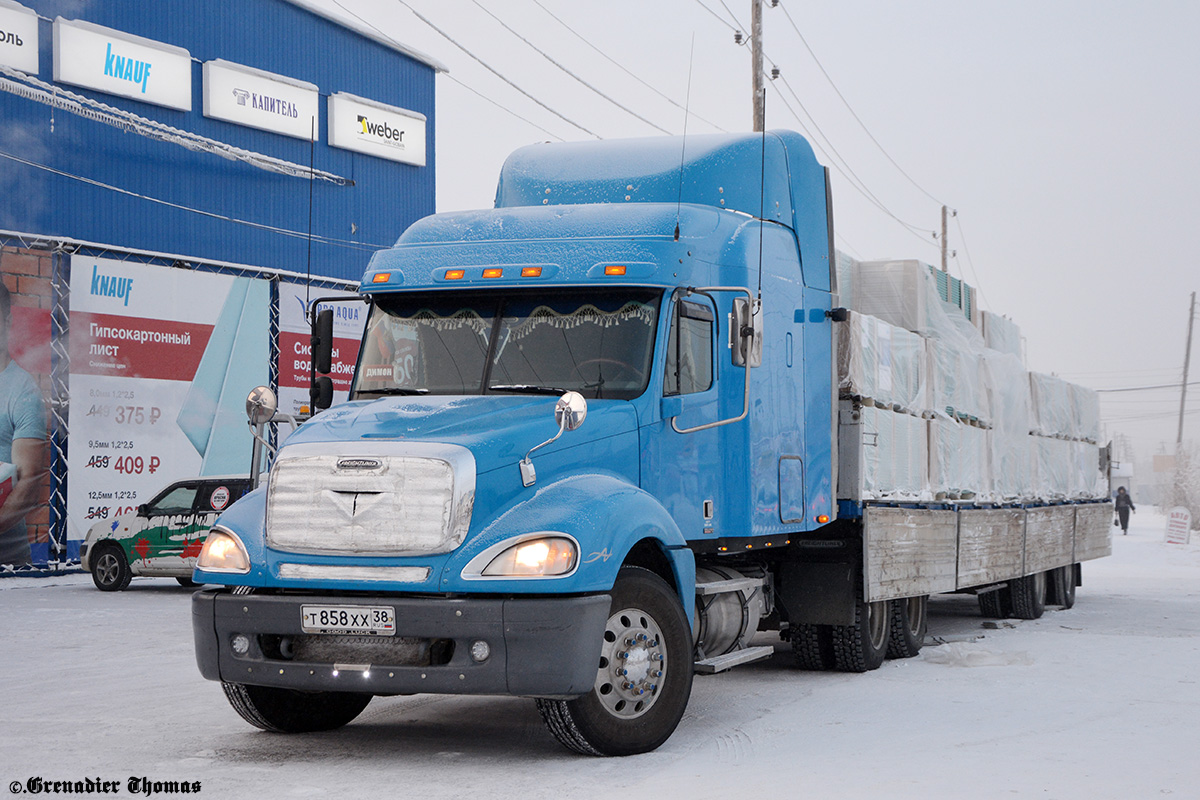 Иркутская область, № Т 858 ХХ 38 — Freightliner Columbia