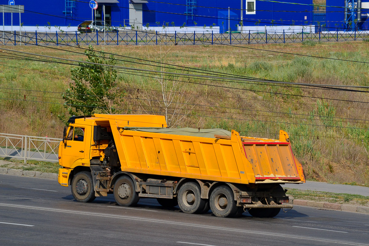 Волгоградская область, № В 696 ЕК 134 — КамАЗ-65201-60