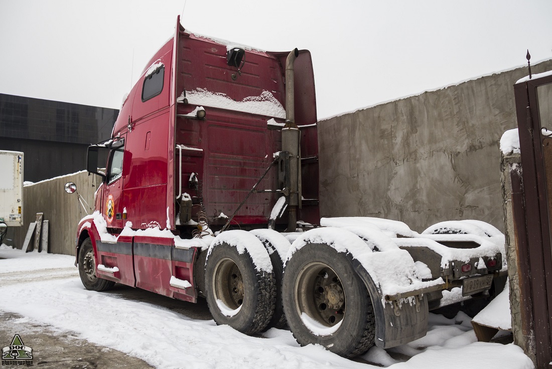 Московская область, № У 939 КН 50 — Volvo VNL670