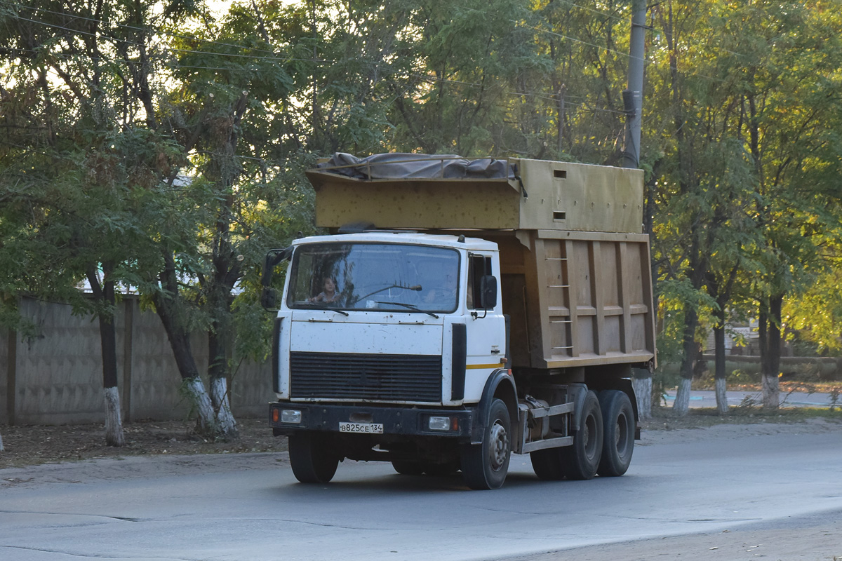 Волгоградская область, № В 825 СЕ 134 — МАЗ-5516A5