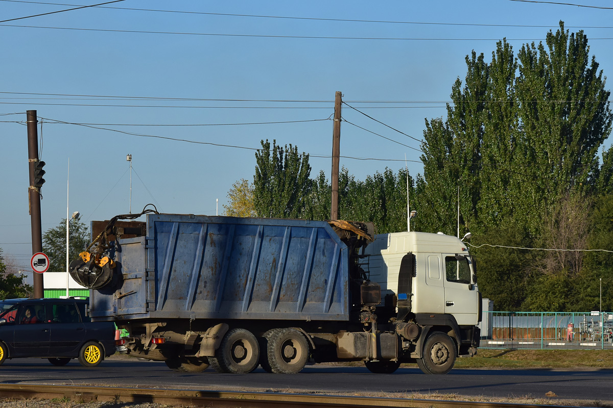 Волгоградская область, № С 100 МХ 34 — МАЗ-6312A8