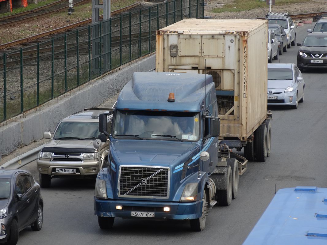 Приморский край, № К 507 ЕН 125 — Volvo VNL630