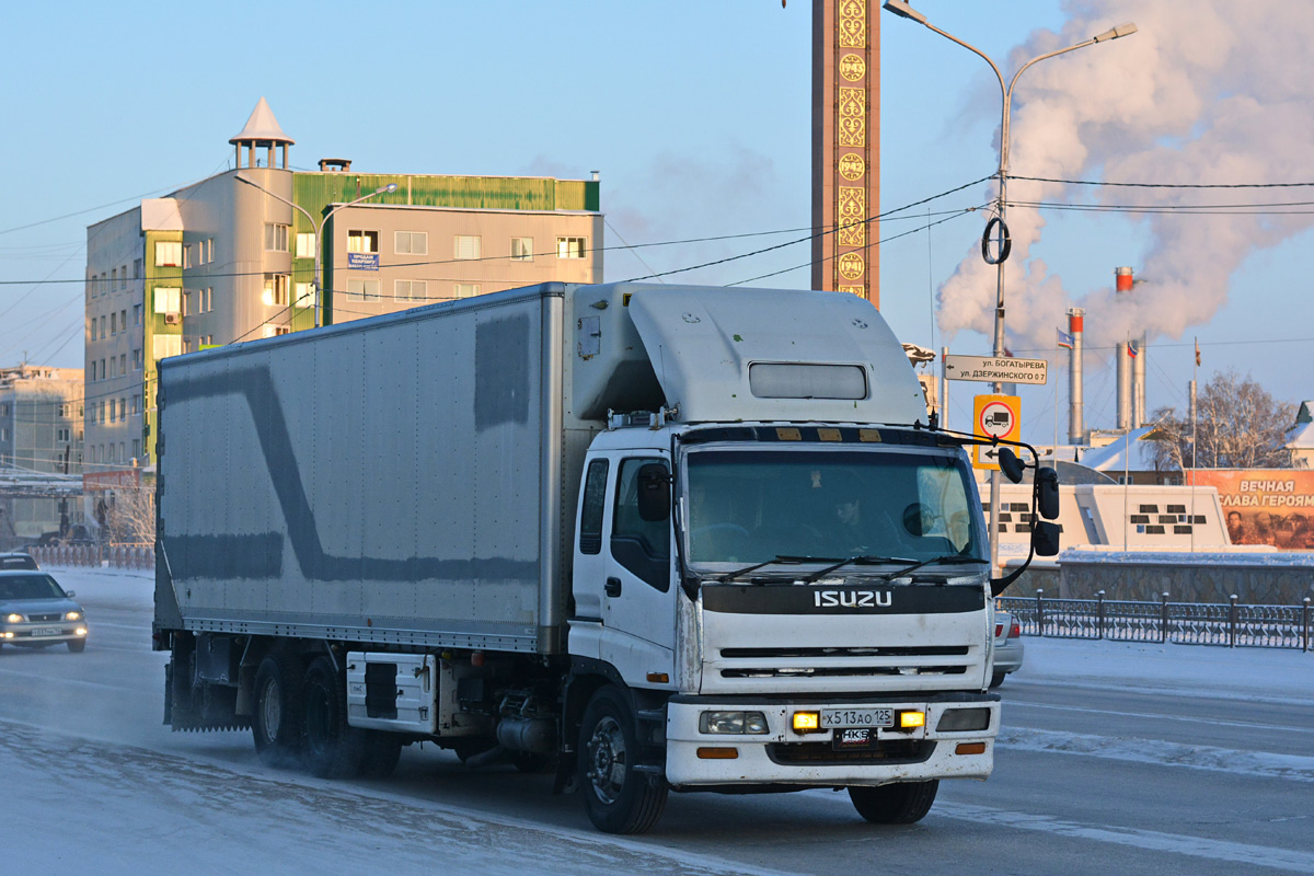 Приморский край, № Х 513 АО 125 — Isuzu Giga (общая модель)