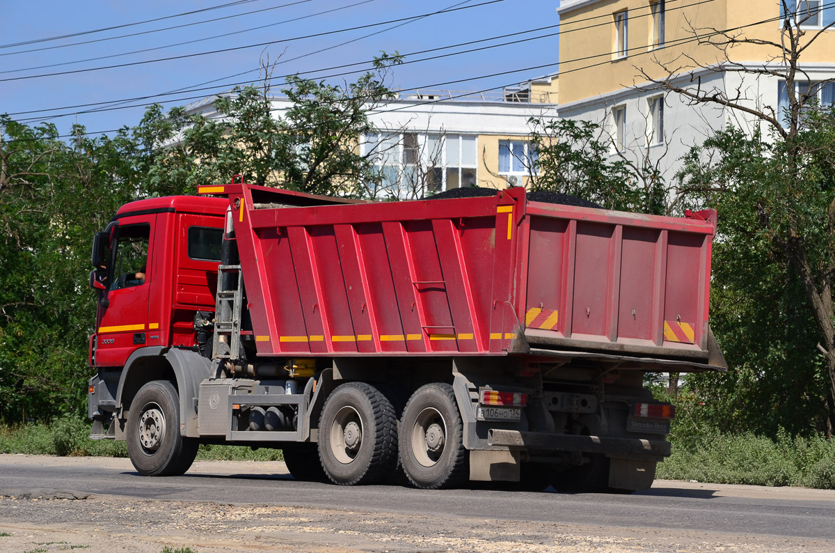 Волгоградская область, № В 106 НО 134 — Mercedes-Benz Actros '09 3336 [Z9M]