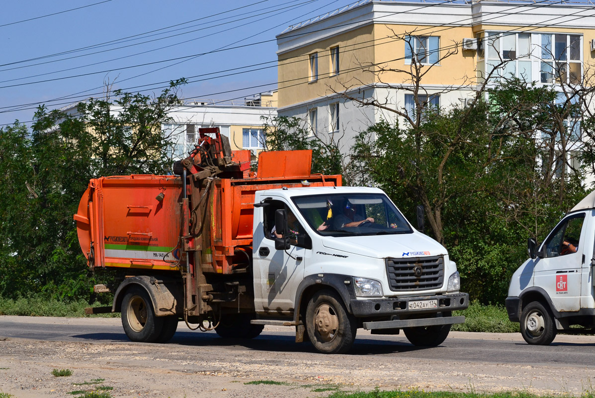 Волгоградская область, № Е 042 АУ 134 — ГАЗ-C41R33