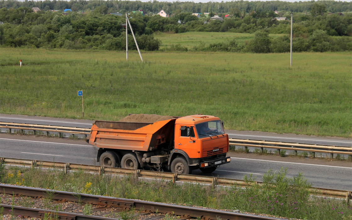 Красноярский край, № В 233 УА 24 — КамАЗ-55111-15 [55111R]