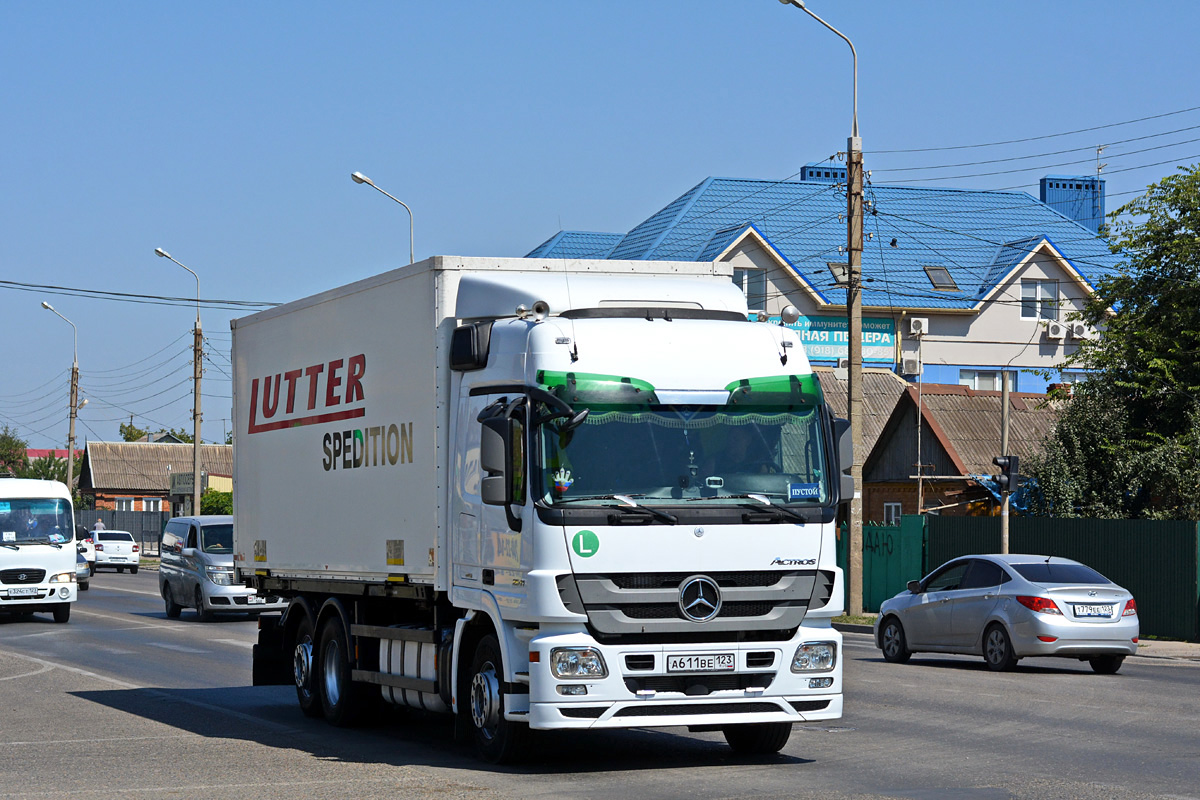 Краснодарский край, № А 611 ВЕ 123 — Mercedes-Benz Actros ('2003) 2541