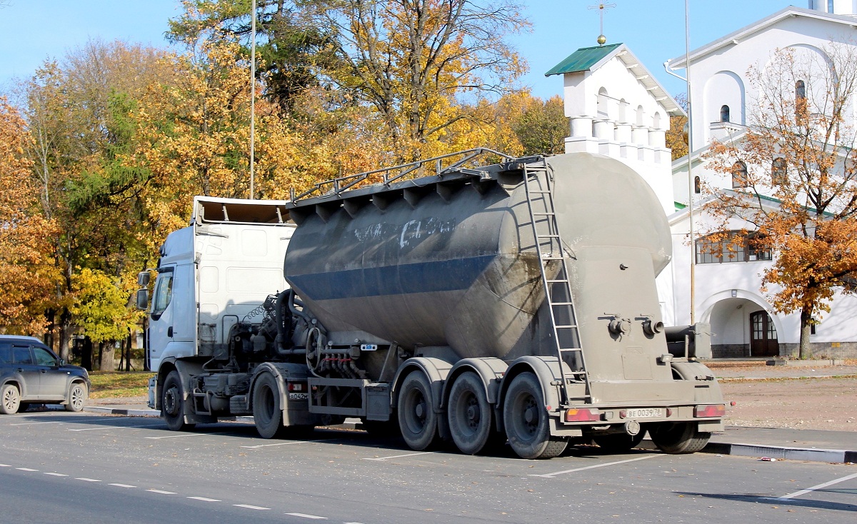 Санкт-Петербург, № В 042 МХ 178 — Renault Premium ('2006) [X9P]; Санкт-Петербург, № ВЕ 0039 78 —  Прочие модели