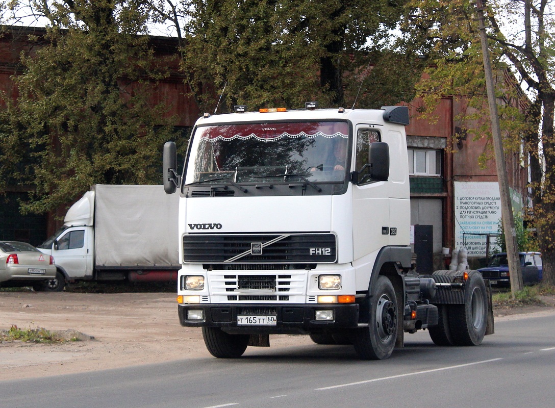 Псковская область, № Т 165 ТТ 60 — Volvo ('1993) FH12.380