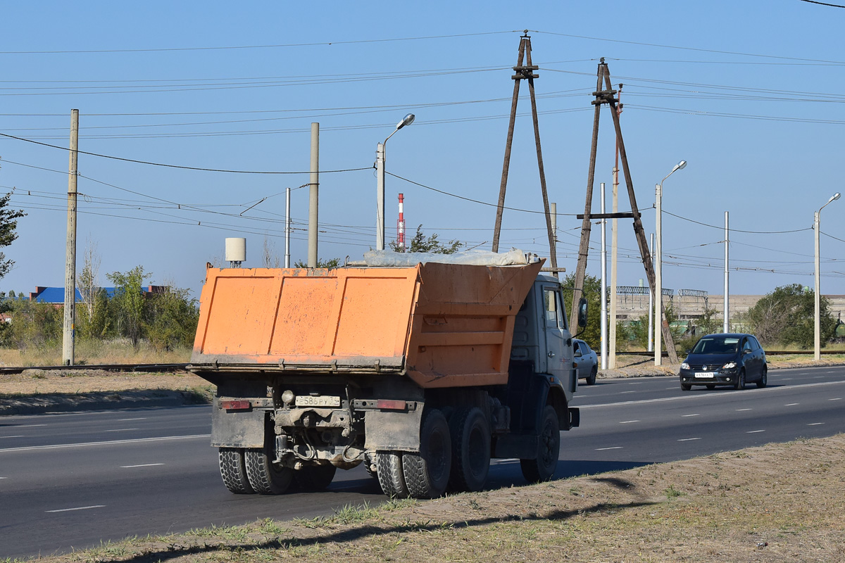 Волгоградская область, № Е 586 РУ 34 — КамАЗ-55111 [551110]