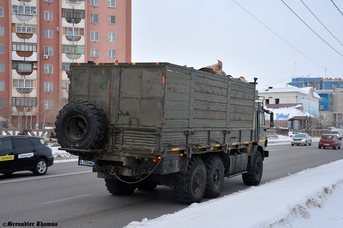 Саха (Якутия), № Е 250 ММ 28 — КамАЗ-43118-10 [43118K]