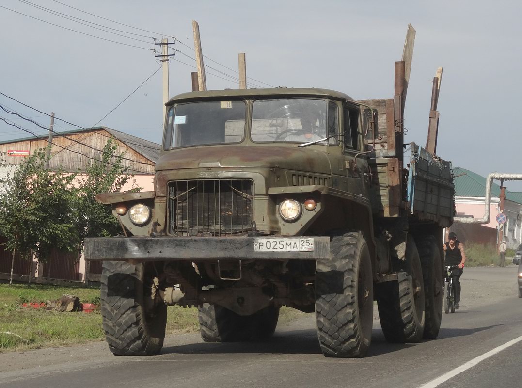 Приморский край, № Р 025 МА 25 — Урал-375ДМ