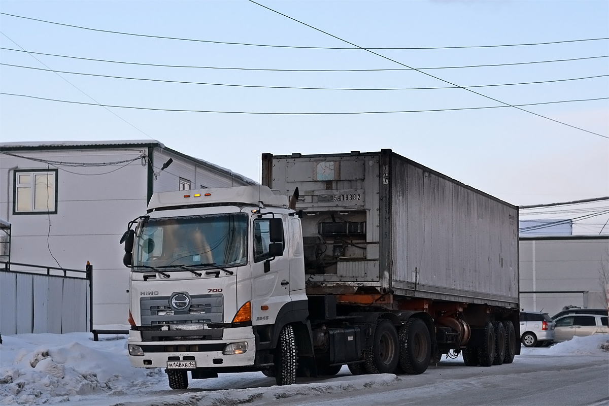 Саха (Якутия), № М 148 КВ 14 — Hino 700