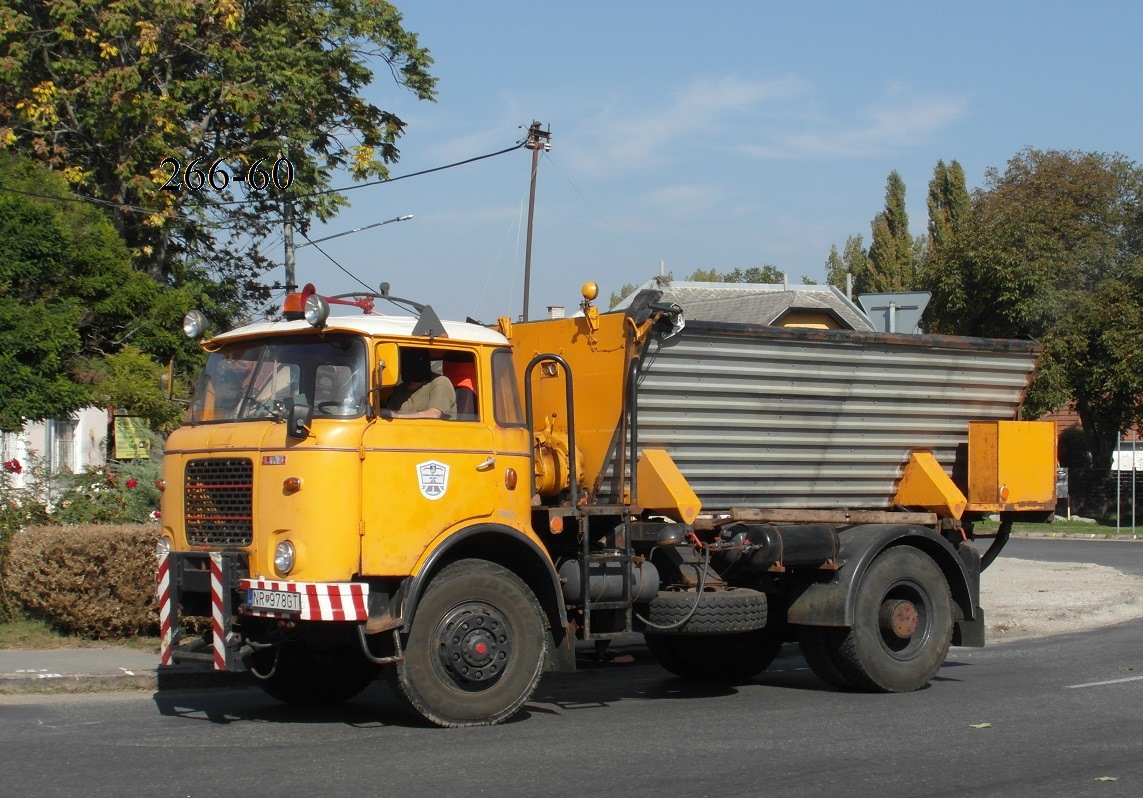 Словакия, № NR-978GT — Škoda 706 MTSP 25