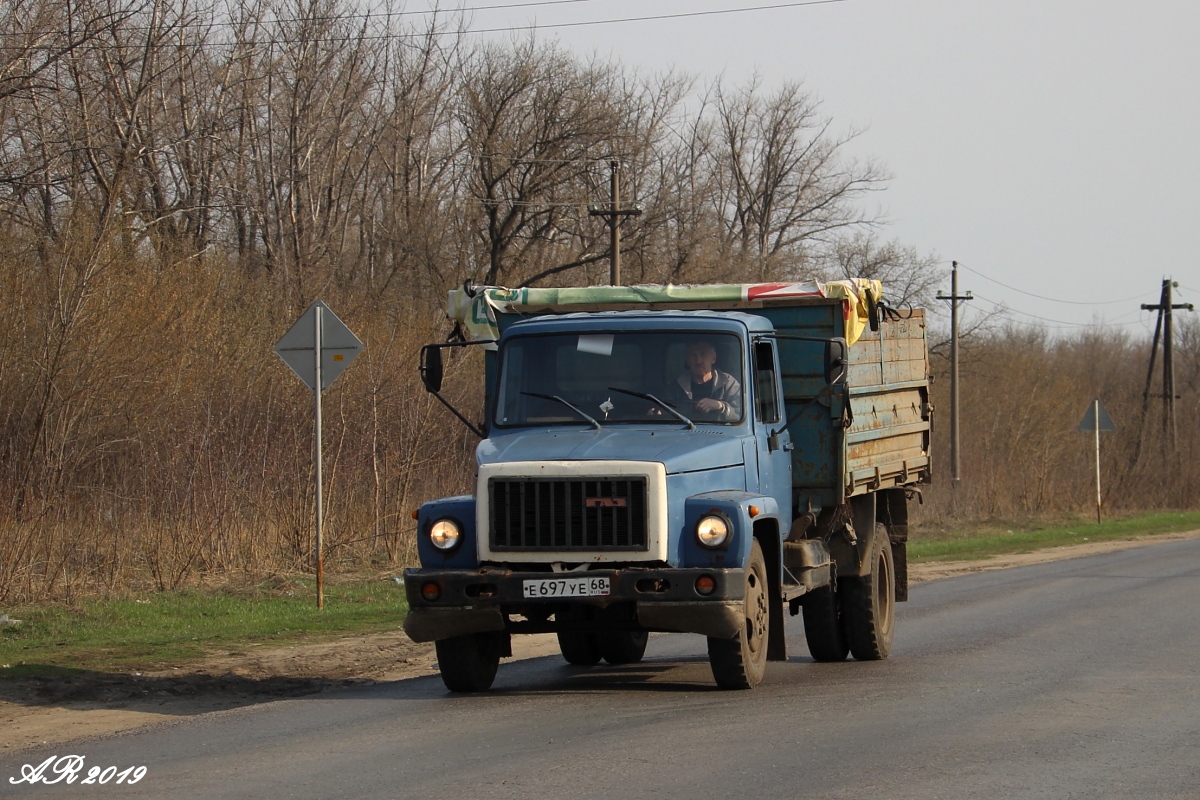 Тамбовская область, № Е 697 УЕ 68 — ГАЗ-33072