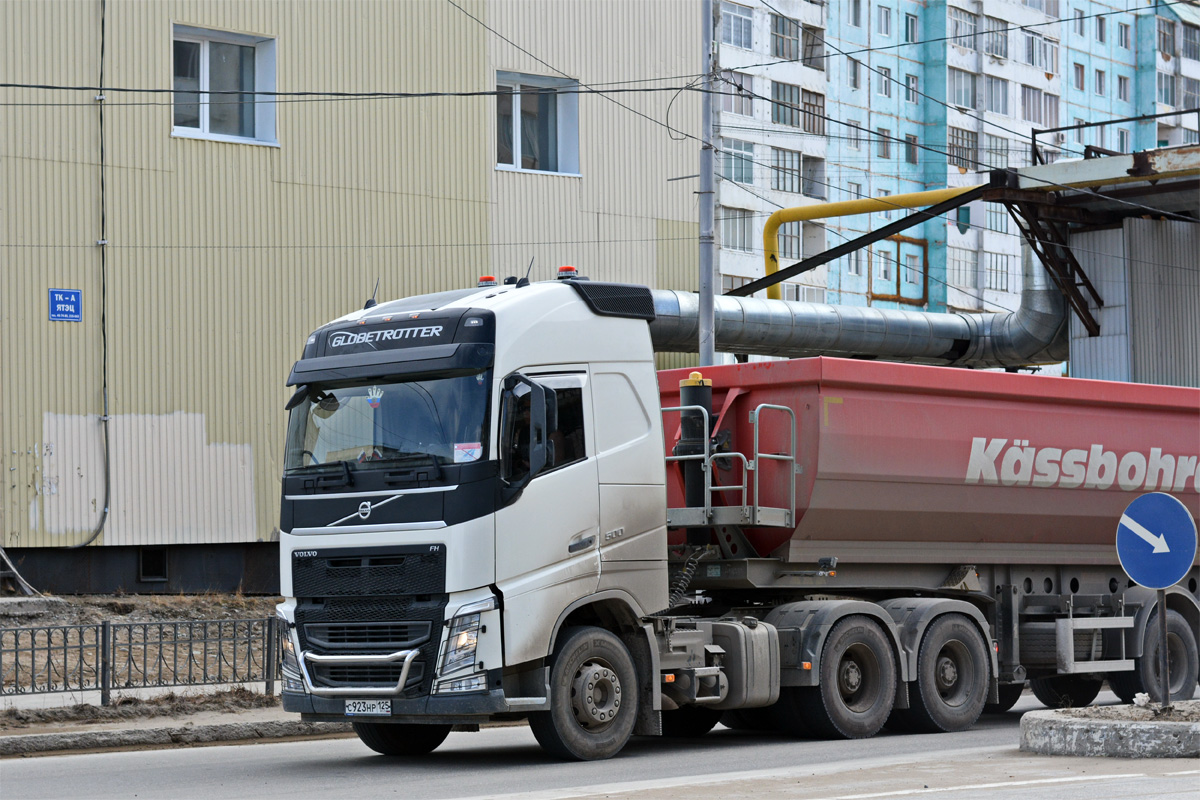 Саха (Якутия), № С 923 НР 125 — Volvo ('2012) FH.500