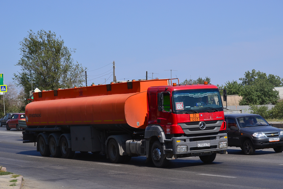 Волгоградская область, № С 958 ОЕ 34 — Mercedes-Benz Axor 1836