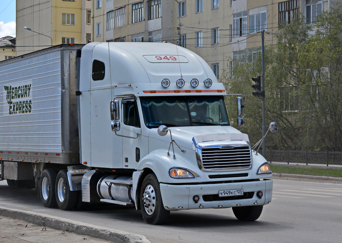 Приморский край, № К 949 КС 125 — Freightliner Columbia