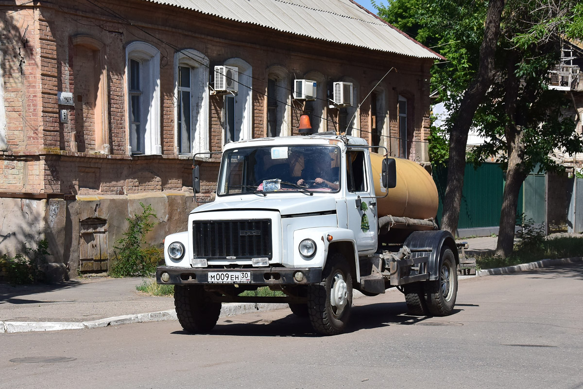 Астраханская область, № М 009 ЕН 30 — ГАЗ-3307