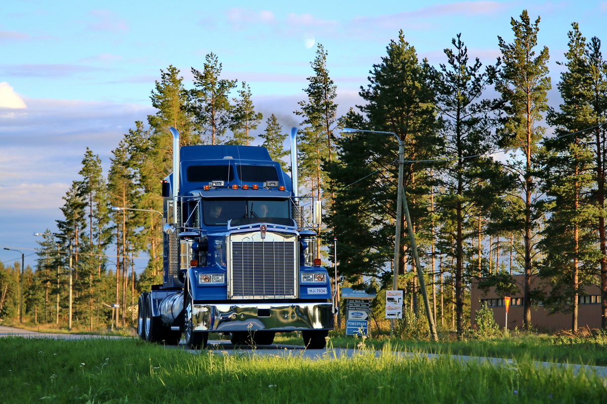 Финляндия, № HJ-7034 — Kenworth W900