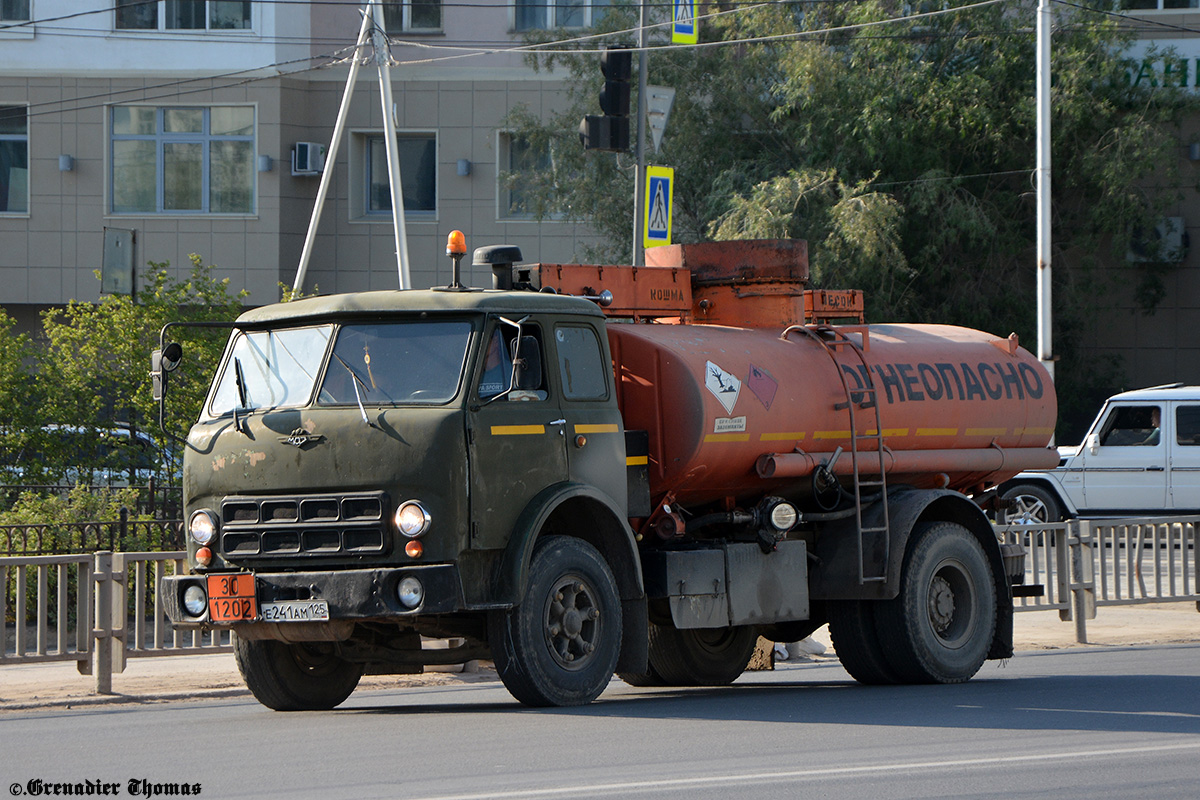 Саха (Якутия), № Е 241 АМ 125 — МАЗ-500АШ