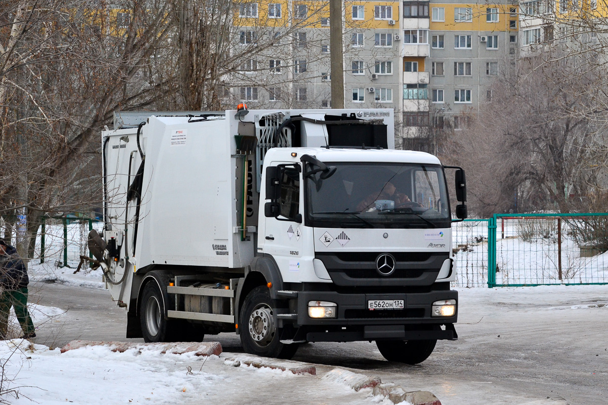 Волгоградская область, № Е 562 ОН 134 — Mercedes-Benz Axor 1826 [Z9M]