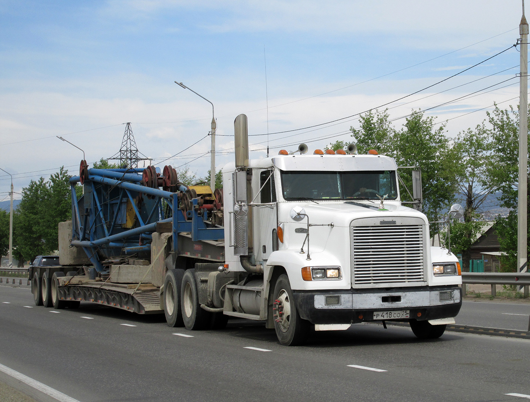 Приморский край, № Р 418 СО 25 — Freightliner FLD