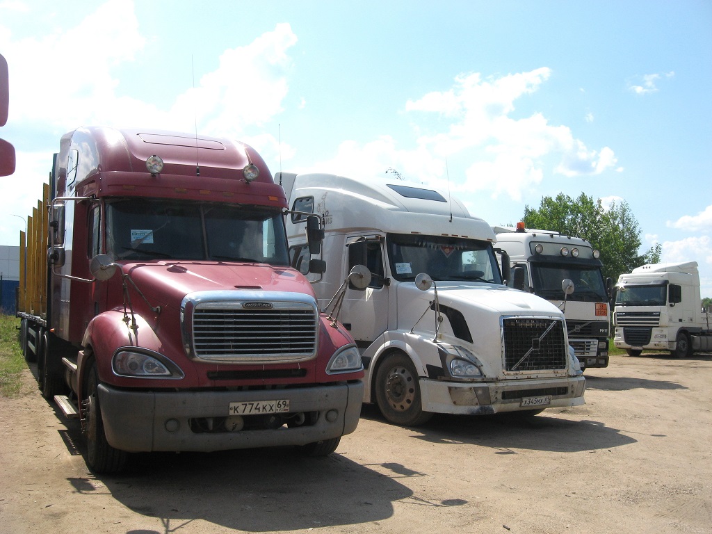 Тверская область, № К 774 КХ 69 — Freightliner Columbia