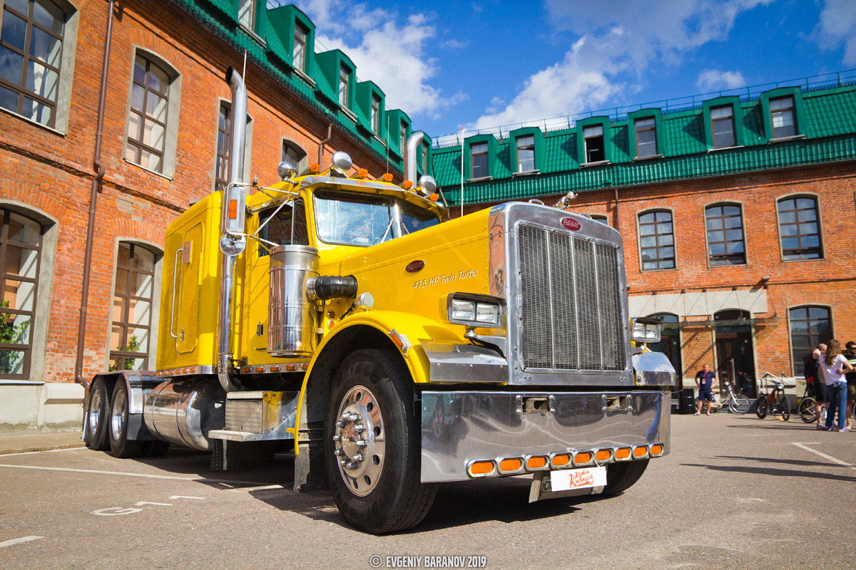 Москва, № О 359 МВ 777 — Peterbilt 359