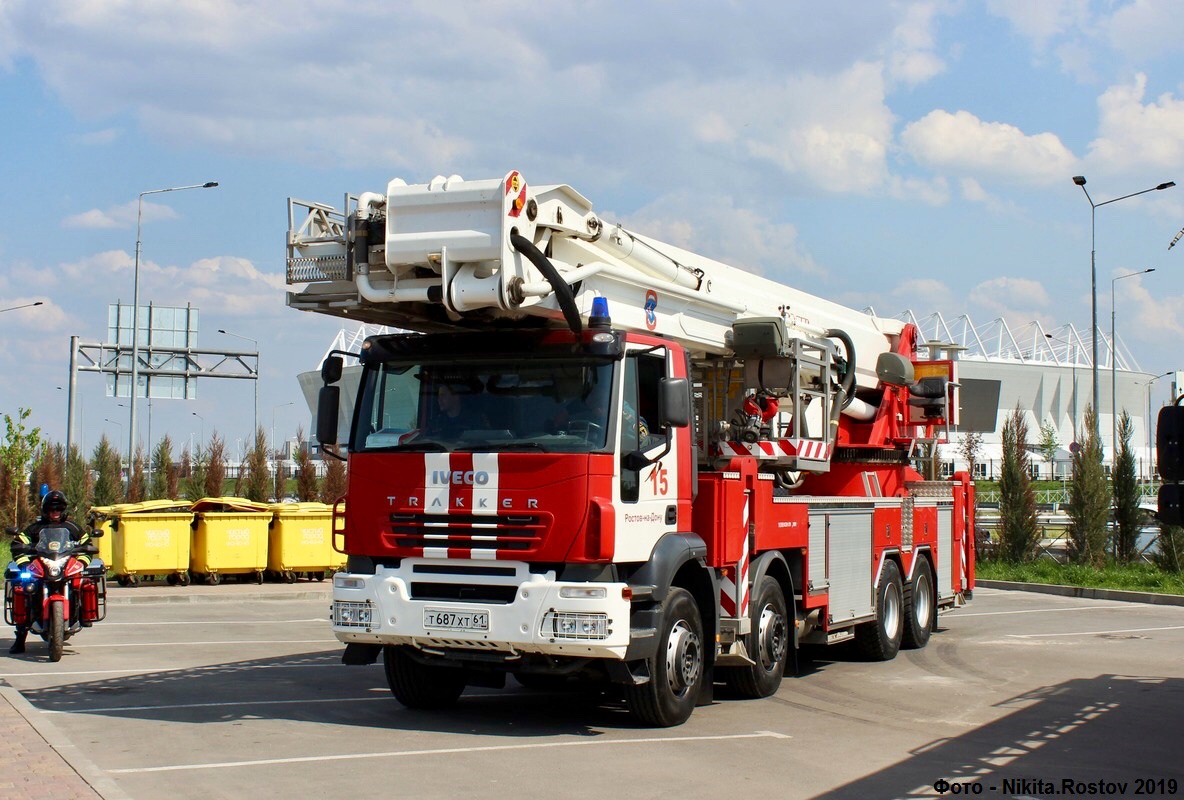 Ростовская область, № Т 687 ХТ 61 — IVECO Trakker ('2004)