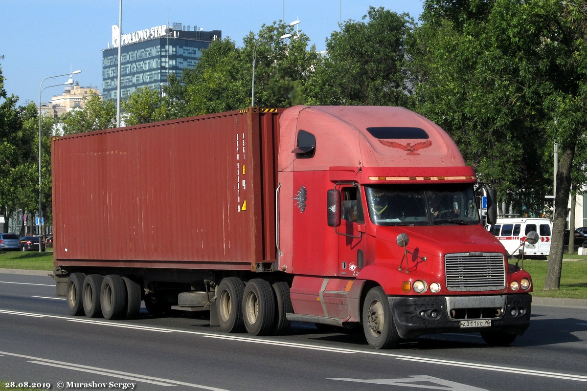 Санкт-Петербург, № А 311 НС 98 — Freightliner Century Class