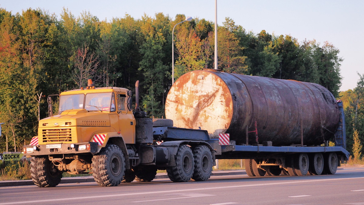 Ханты-Мансийский автоном.округ, № Е 894 СМ 86 — КрАЗ-6446