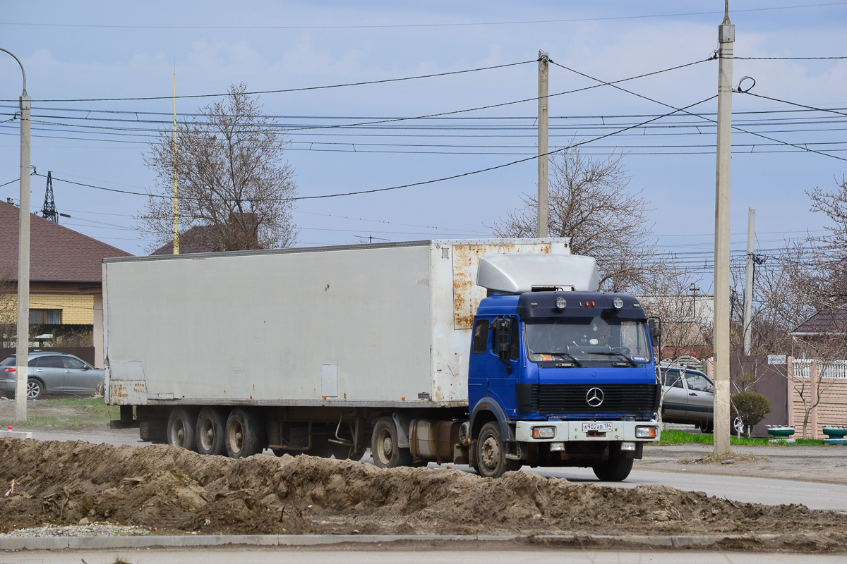 Волгоградская область, № А 902 АВ 134 — Mercedes-Benz SK (общ. мод.)