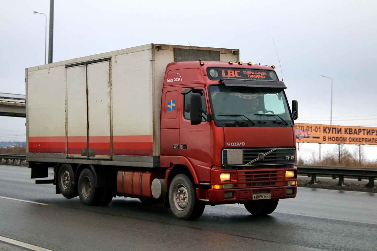 Архангельская область, № Е 809 ЕМ 29 — Volvo ('1993) FH12.420