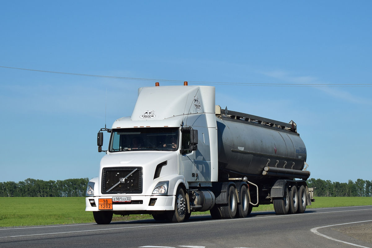 Алтайский край, № Е 981 ХХ 22 — Volvo VNL630