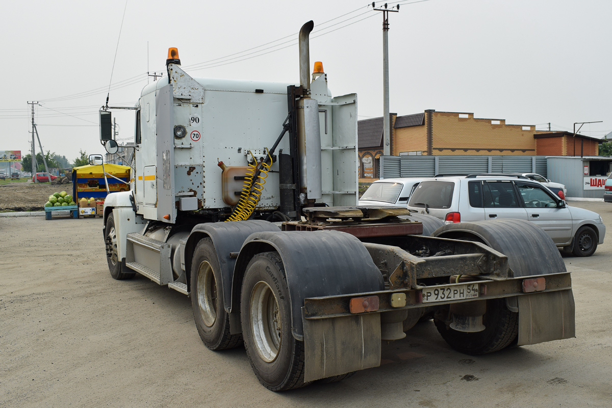 Алтайский край, № Р 932 РН 54 — Freightliner FLD 120