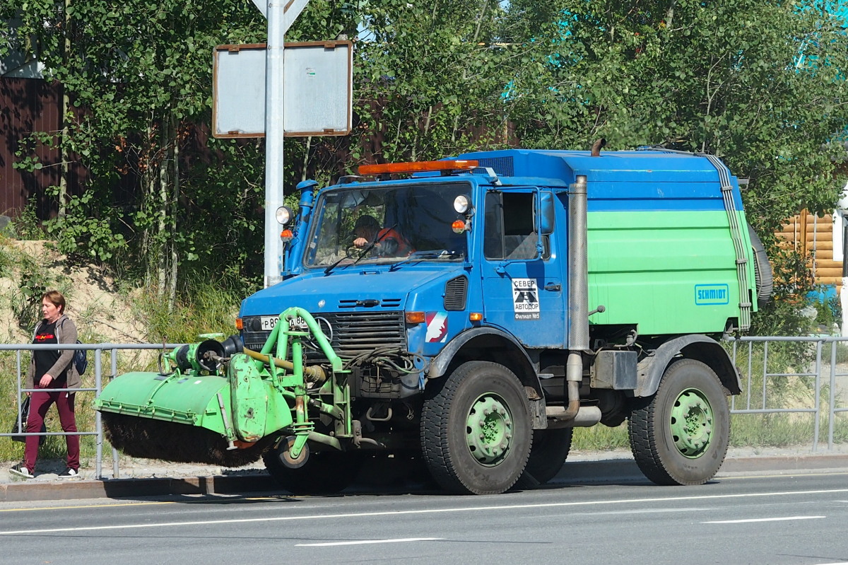 Ханты-Мансийский автоном.округ, № Р 890 МА 86 — Mercedes-Benz Unimog (общ.м)