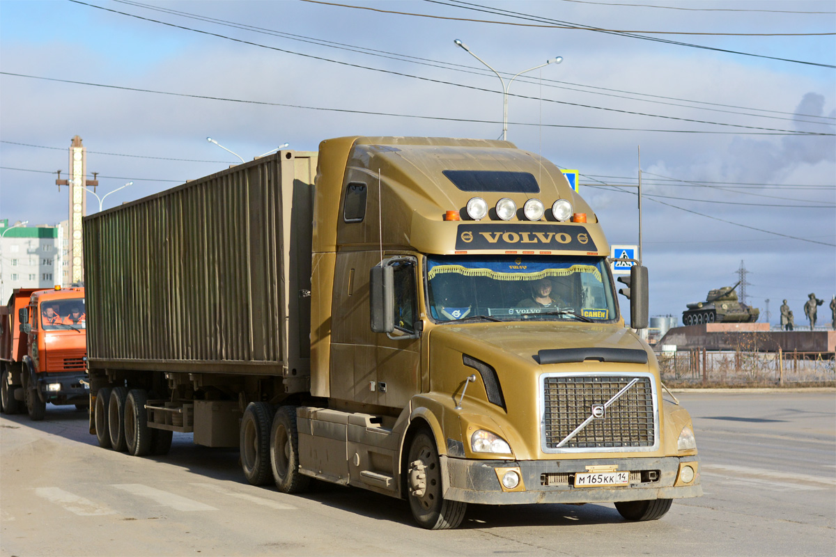 Саха (Якутия), № М 165 КК 14 — Volvo VNL670