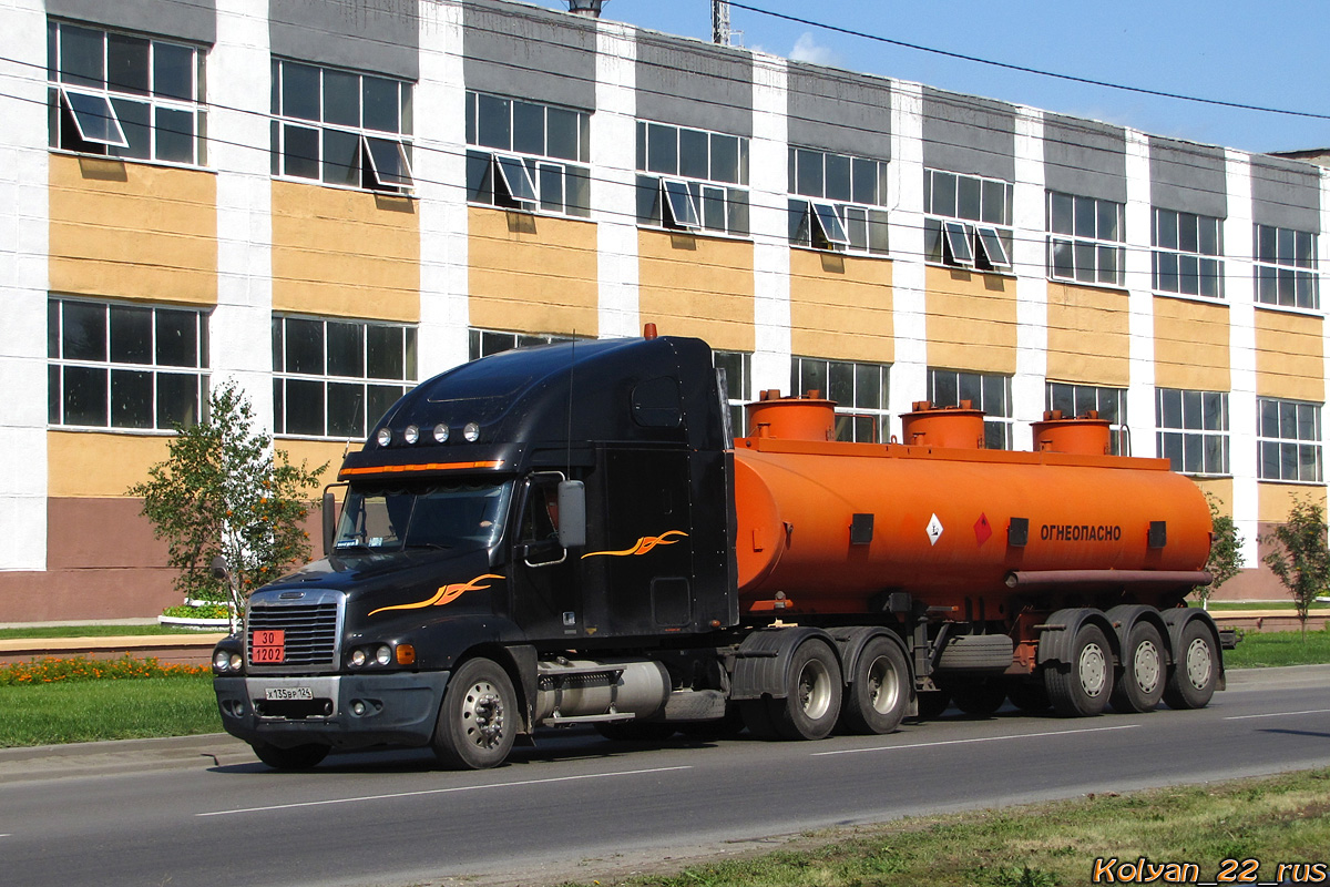 Алтайский край, № Х 135 ВР 124 — Freightliner Century Class