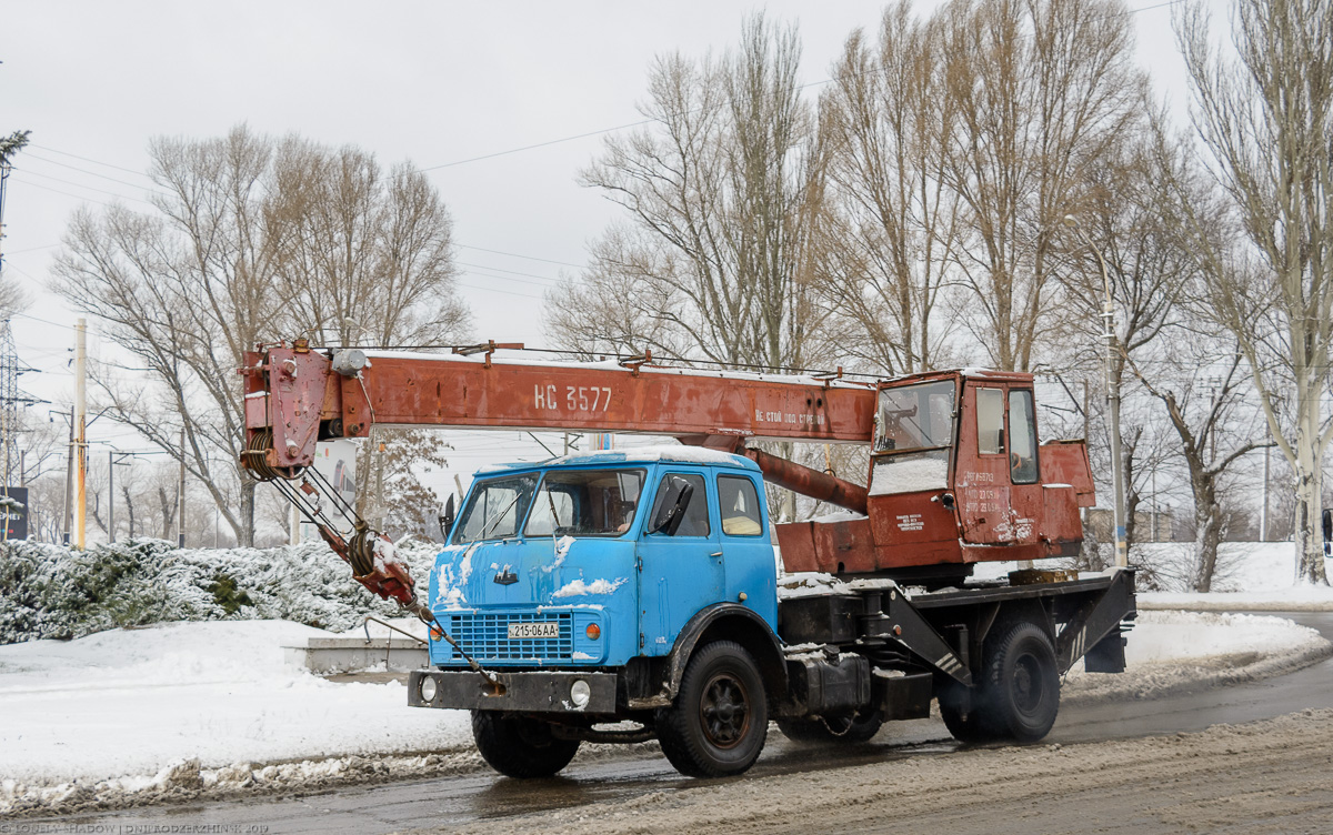 Днепропетровская область, № 215-06 АА — МАЗ-5334