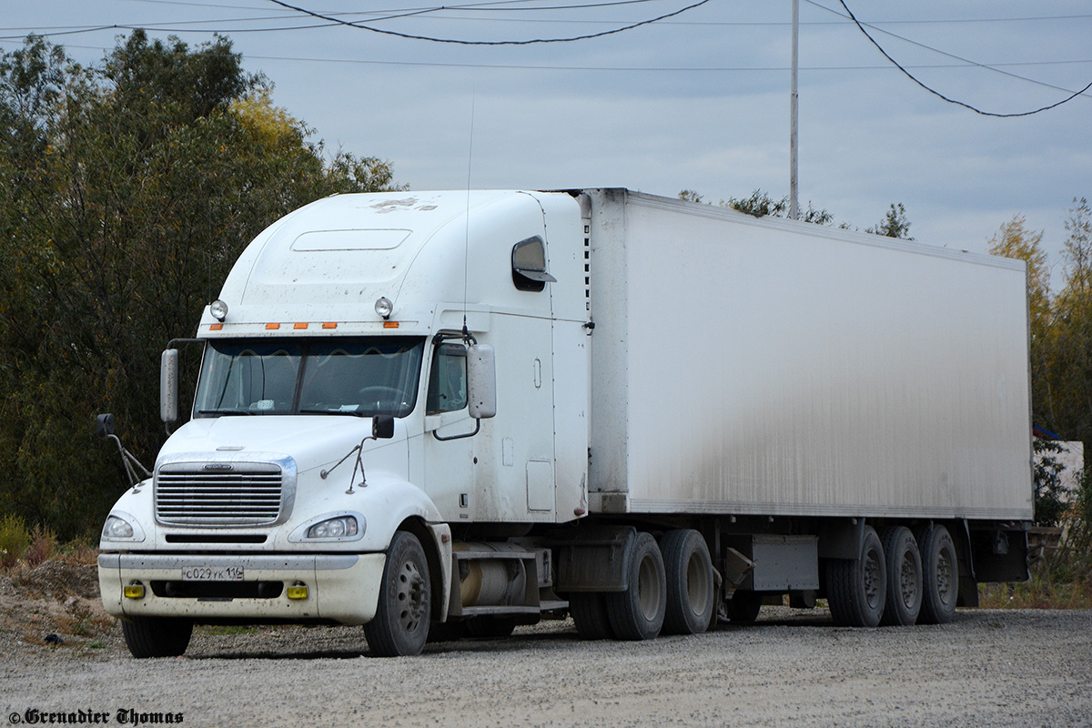 Татарстан, № С 029 УК 116 — Freightliner Columbia