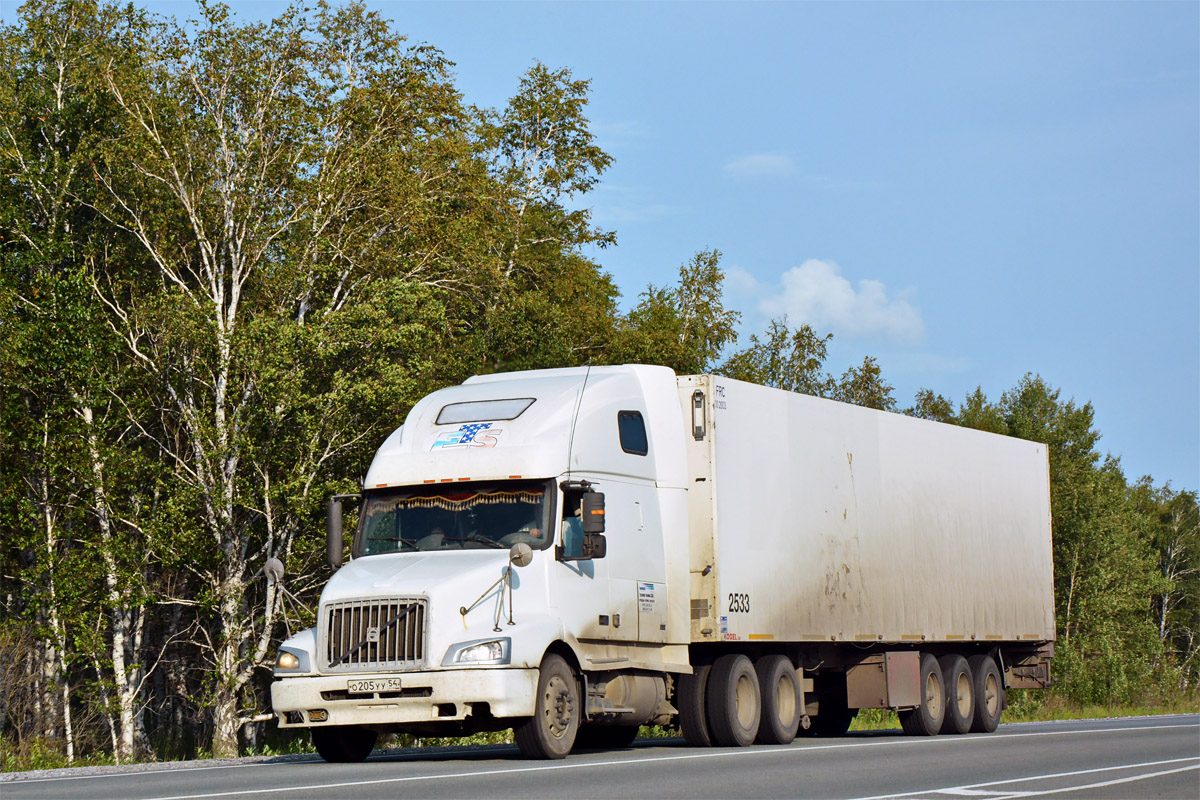 Новосибирская область, № О 205 УУ 54 — Volvo VNL660