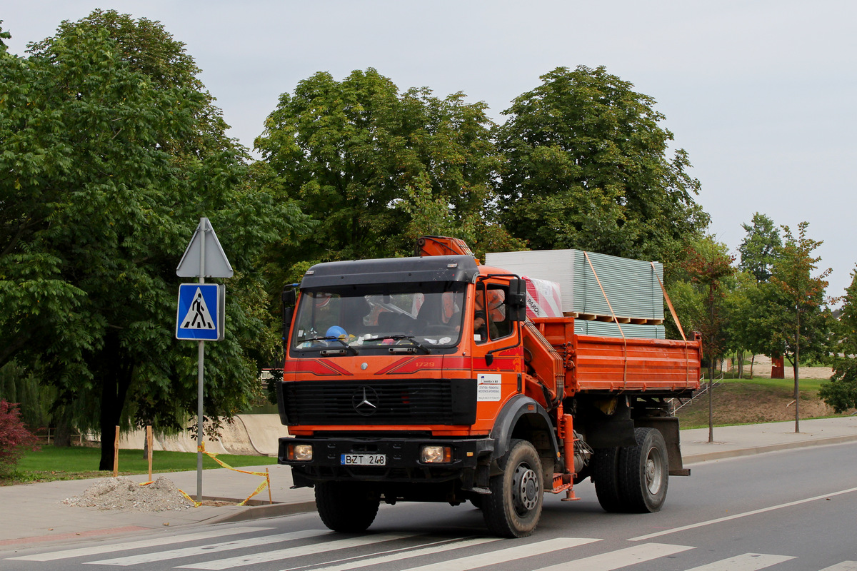 Литва, № BZT 248 — Mercedes-Benz SK (общ. мод.)