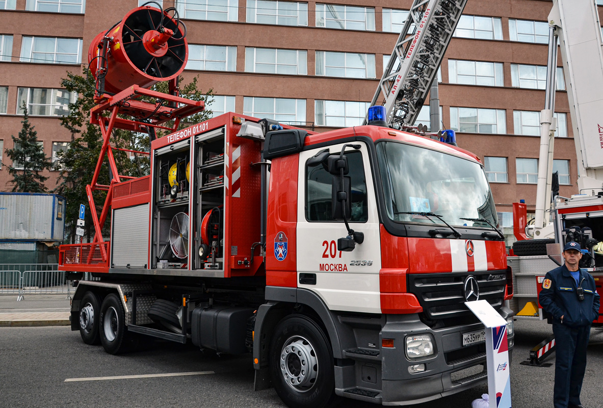 Москва, № М 635 УР 199 — Mercedes-Benz Actros ('2003) 2536