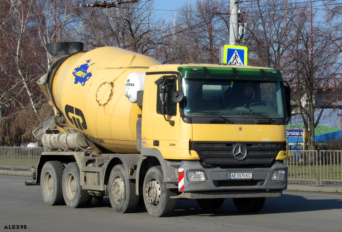 Днепропетровская область, № АЕ 0575 КС — Mercedes-Benz Actros ('2003) 3241